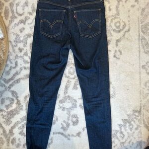 Dark Wash Levi’s Women's Jeans